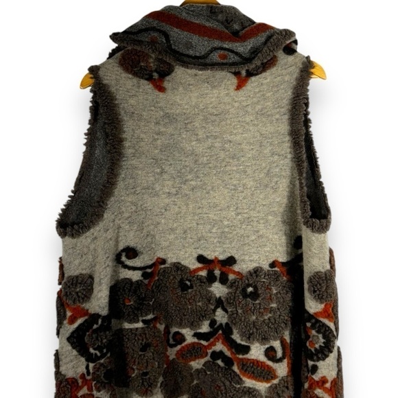 4 for $40 SALE! Indigo Thread Co. Embroidered Boiled Wool Vest, Tan Floral, OSFM - Picture 14 of 15